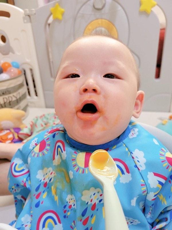 【育兒】寶寶吃飯好物分享🍴英國Tidy TOT防髒吸盤圍兜、土耳其minikoioi矽膠吸盤餐具+學習水杯、美國lil Sidekick固齒防掉帶 - 第40張圖 306984488_5674344585960172_1304260406410359657_n