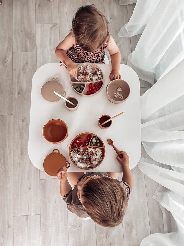 【育兒】寶寶吃飯好物分享🍴英國Tidy TOT防髒吸盤圍兜、土耳其minikoioi矽膠吸盤餐具+學習水杯、美國lil Sidekick固齒防掉帶 - 第82張圖 240657122_4622903941103296_2503419362587155301_n