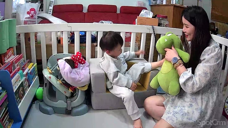 8F52B896-1D01-450C-9C2A-C62AADD3C6FD