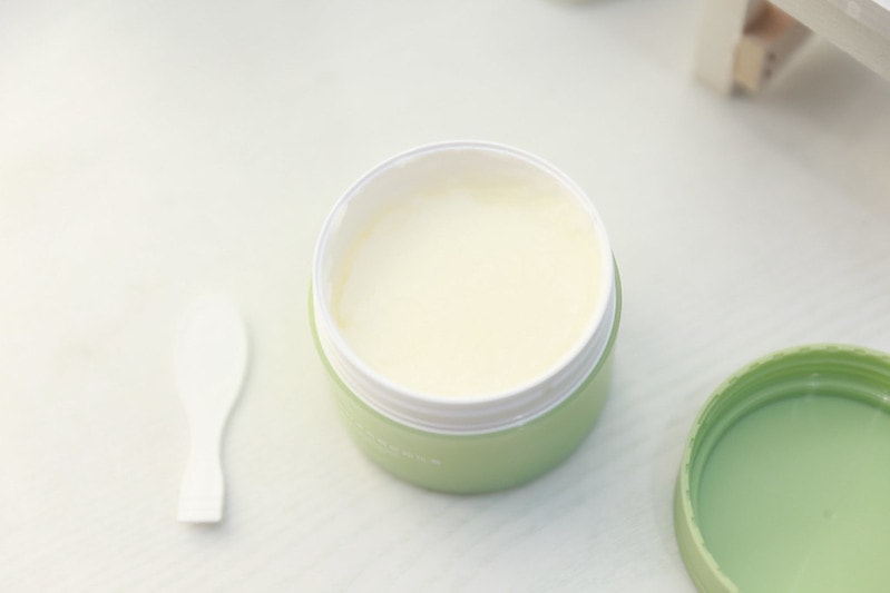 【開箱】只要19元的眉筆跟29元的眼線液筆好用嗎? 小三美日小紅書熱門彩妝來開箱 - 第15張圖 IMG_6991_0