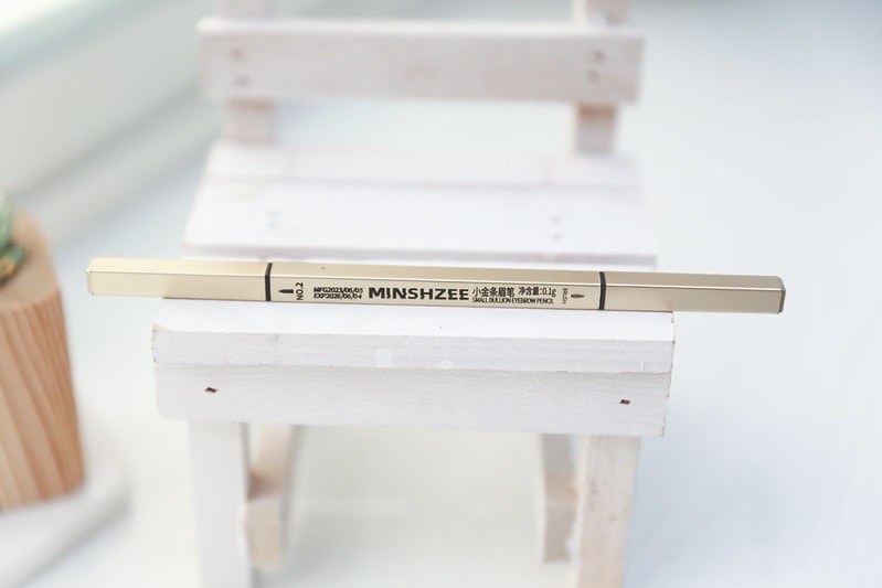 【開箱】只要19元的眉筆跟29元的眼線液筆好用嗎? 小三美日小紅書熱門彩妝來開箱 - 第27張圖 IMG_7026_0