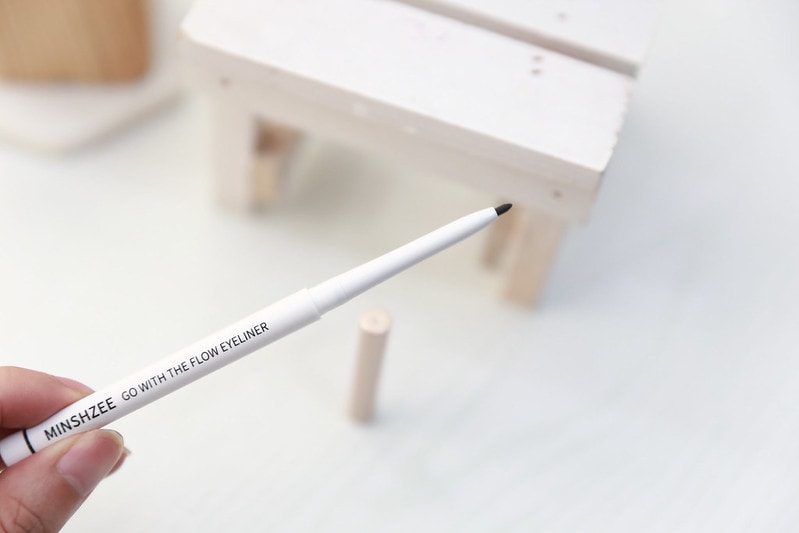 【開箱】只要19元的眉筆跟29元的眼線液筆好用嗎? 小三美日小紅書熱門彩妝來開箱 - 第37張圖 IMG_7022_0