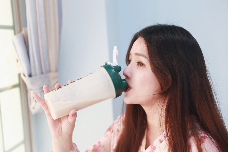 【生活】乳糖不耐最適合喝的蛋白。優質的植物大豆蛋白增強體力、精神百倍,產後媽咪必備體控營養補充品,健康綠拿鐵輕鬆做-嘉康利Life纖奇雪克 - 第8張圖 996941_0