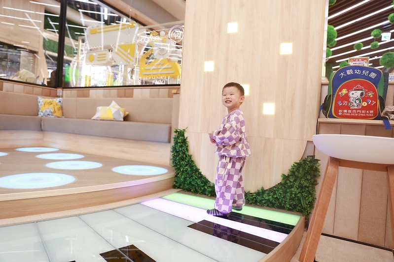 【育兒】新店裕隆城 樂米樂園北美館。全台最豪華室內親子樂園 放電小孩好去處♥ - 第8張圖 IMG_2077