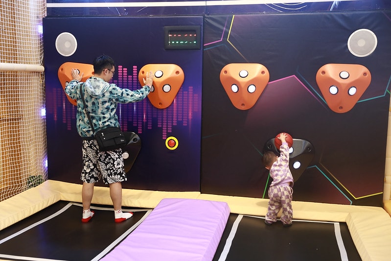 【育兒】新店裕隆城 樂米樂園北美館。全台最豪華室內親子樂園 放電小孩好去處♥ - 第19張圖 IMG_2100