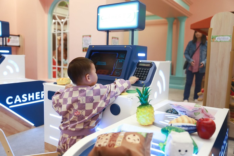 【育兒】新店裕隆城 樂米樂園北美館。全台最豪華室內親子樂園 放電小孩好去處♥ - 第35張圖 IMG_2175