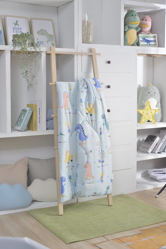 【生活】熱賣好口碑Great Living格蕾寢飾。專櫃正品床寢/大人暖被/兒童暖被/天絲床包組 冬季限時團 - 第38張圖 BLQ22556BF《恐龍溜冰場》